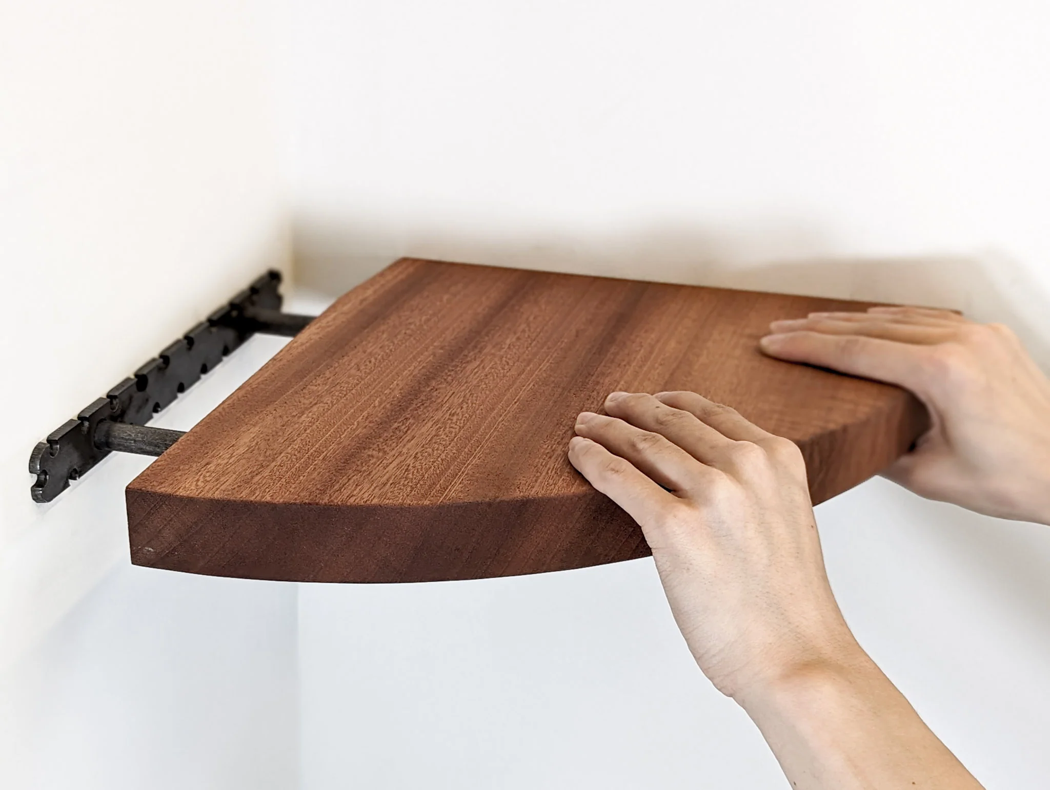 Floating Corner Shelf with Round Edge in Oak - Image 6