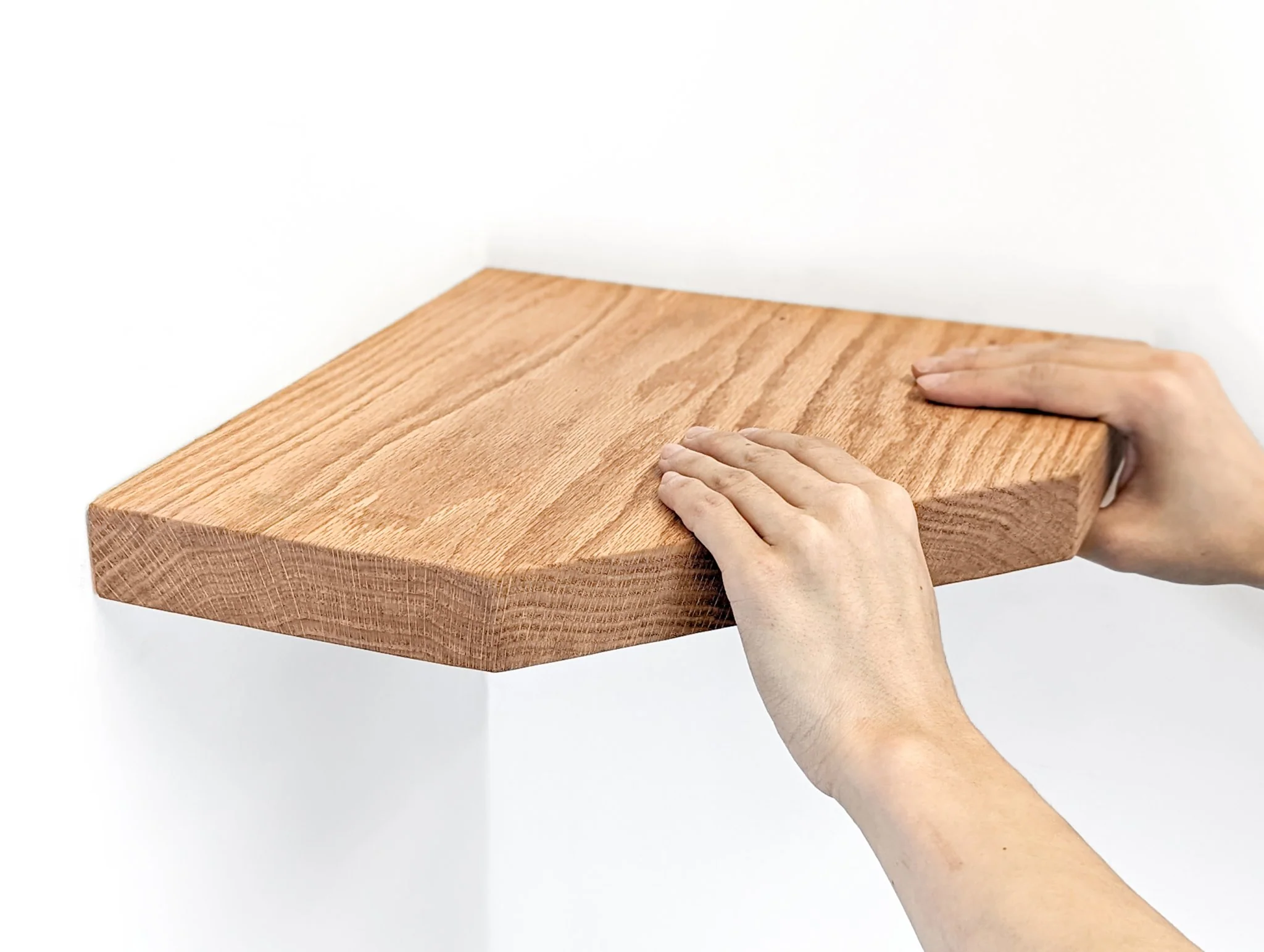 Floating Corner Shelf with Straight Edge in Oak - Image 3